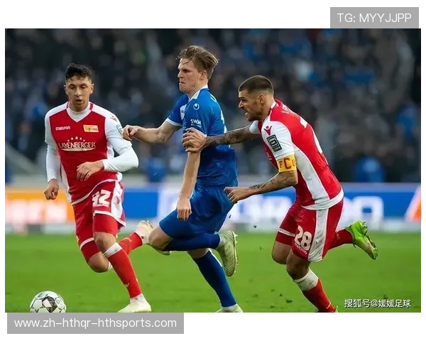 足球赛事的电视转播与全球化影响